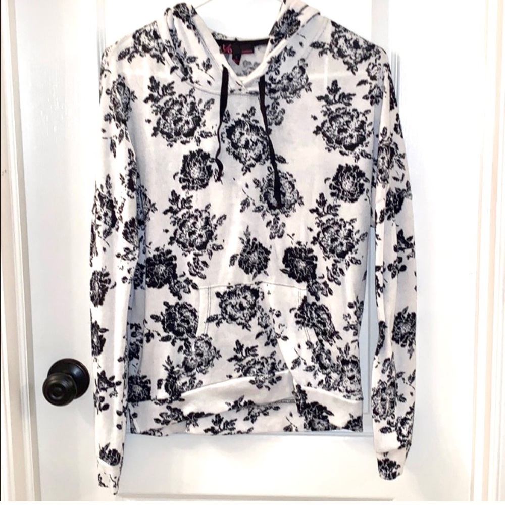 T/O drawstring hooded sweater
